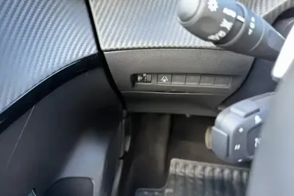 Photo 22 Peugeot 208  Hybrid 110 ch e-DCS6