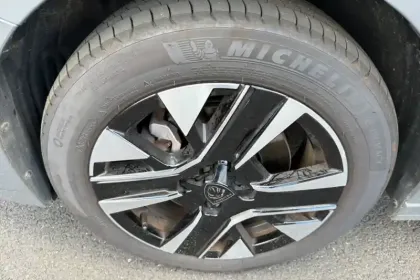 Photo 14 Peugeot 208  Hybrid 110 ch e-DCS6