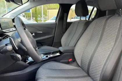 Photo 9 Peugeot 208  Hybrid 110 ch e-DCS6