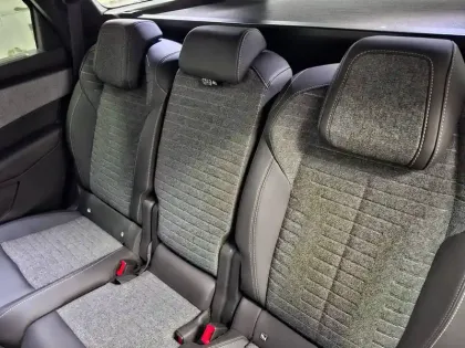 Photo 13 Peugeot 5008  Hybrid 136 e-DCS6