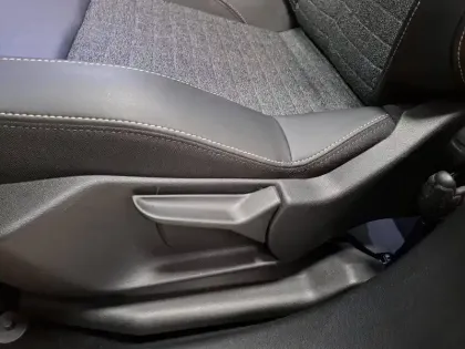 Photo 16 Peugeot 5008  Hybrid 136 e-DCS6