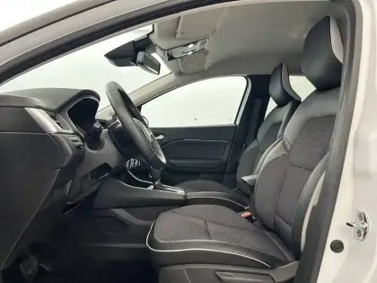 Photo 17 Renault Captur  E-Tech 145 - 21