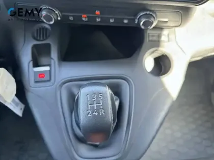 Photo 24 Peugeot Partner  FOURGON STANDARD 650 KG BLUEHDI 75 BVM5