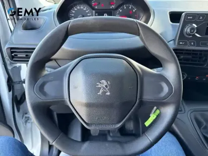 Photo 16 Peugeot Partner  FOURGON STANDARD 650 KG BLUEHDI 75 BVM5