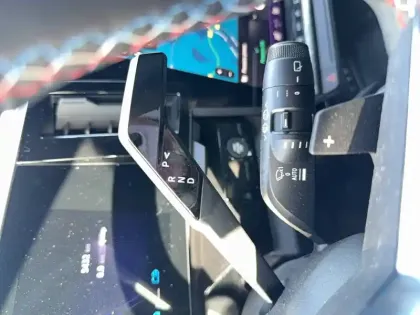 Photo 6 Renault Espace  full hybrid E-Tech 200 ch 7pl