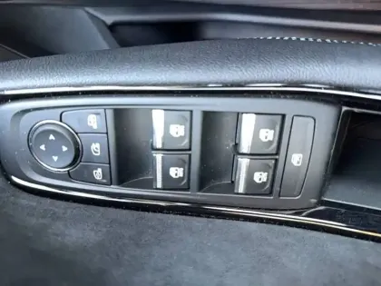 Photo 7 Renault Espace  full hybrid E-Tech 200 ch 7pl