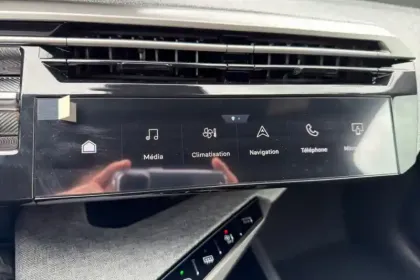 Photo 26 Peugeot 3008  Hybrid 145 e-DCS6