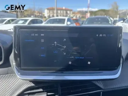 Photo 14 Peugeot 208  Hybrid 110 ch e-DCS6