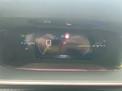 Photo 11 Peugeot 208  Hybrid 136 e-DCS6