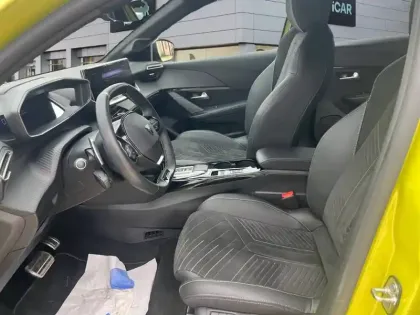 Photo 8 Peugeot 208  Hybrid 136 e-DCS6