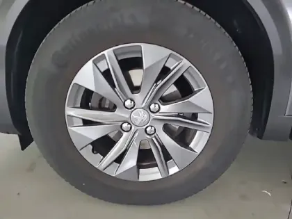Photo 12 Peugeot 2008  PureTech 130 S&S BVM6