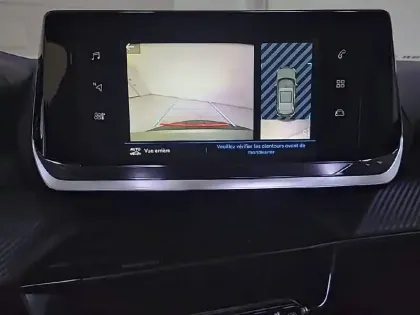 Photo 19 Peugeot 2008  PureTech 130 S&S BVM6
