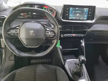 Photo 7 Peugeot 2008  PureTech 130 S&S BVM6
