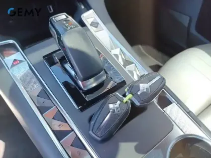 Photo 17 DS DS 7 DS7 Crossback Hybride E-Tense 300 EAT8 4x4