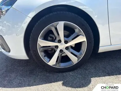 Photo 11 Peugeot 308  PureTech 130ch S&S EAT8