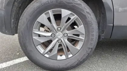 Photo 38 Peugeot 2008  PureTech 100 S&S BVM6