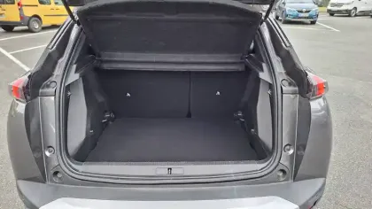 Photo 33 Peugeot 2008  PureTech 100 S&S BVM6
