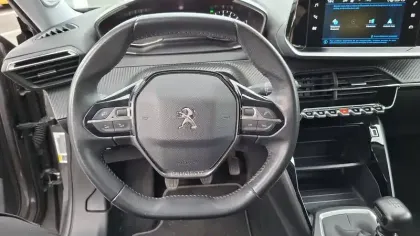 Photo 9 Peugeot 2008  PureTech 100 S&S BVM6