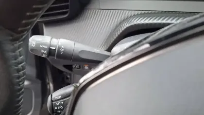Photo 29 Peugeot 2008  PureTech 100 S&S BVM6