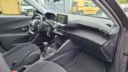 Photo 16 Peugeot 2008  PureTech 100 S&S BVM6
