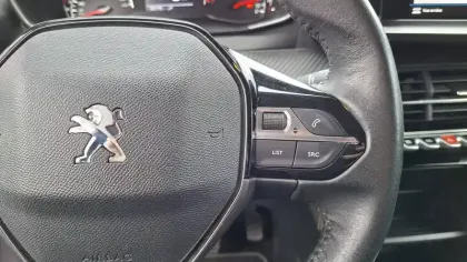 Photo 26 Peugeot 2008  PureTech 100 S&S BVM6