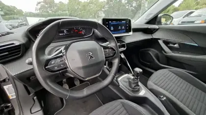 Photo 11 Peugeot 2008  PureTech 100 S&S BVM6