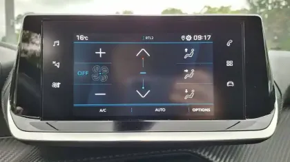 Photo 21 Peugeot 2008  PureTech 100 S&S BVM6