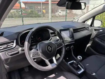 Photo 11 Renault Clio  E-Tech hybride 145