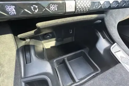 Photo 21 DS DS 7 DS7 Crossback Hybride 300 E-Tense EAT8 4x4