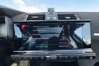 Photo 16 DS DS 7 DS7 Crossback Hybride 300 E-Tense EAT8 4x4