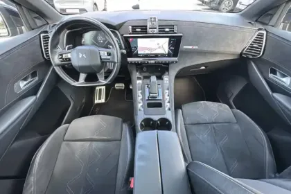 Photo 10 DS DS 7 DS7 Crossback Hybride 300 E-Tense EAT8 4x4