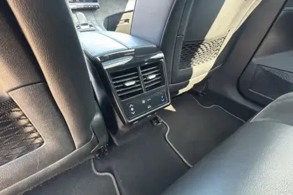 Photo 28 DS DS 7 DS7 Crossback Hybride 300 E-Tense EAT8 4x4