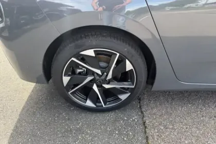 Photo 14 Peugeot 308  Plug-in Hybrid 195 ch e-DCS7
