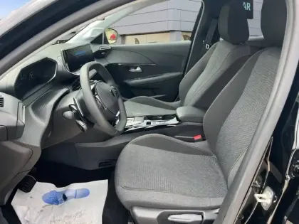 Photo 8 Peugeot 208  Hybrid 110 ch e-DCS6