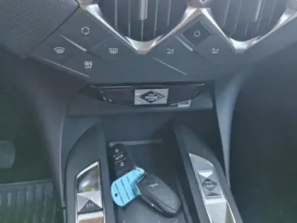 Photo 21 DS DS 3  Hybride 136 e-DCT6 Pallas