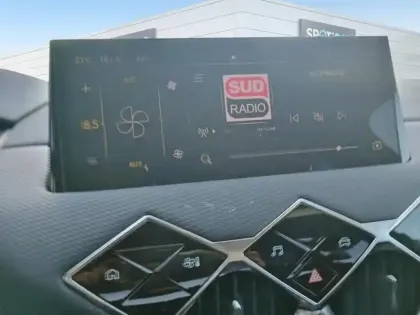 Photo 12 DS DS 3  Hybride 136 e-DCT6 Pallas