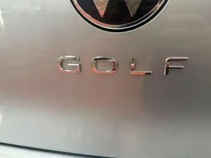 Photo 8 Volkswagen Golf 8 FL 1.5 ETSI 150 CH DSG7 R LINE