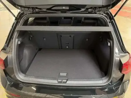 Photo 9 Volkswagen Golf 8 FL 1.5 ETSI 150 CH DSG7 R LINE