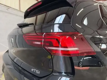 Photo 8 Volkswagen Golf 8 FL 1.5 ETSI 150 CH DSG7 R LINE