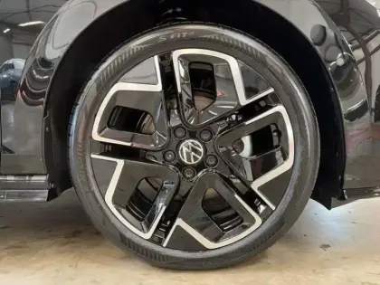 Photo 7 Volkswagen Golf 8 FL 1.5 ETSI 150 CH DSG7 R LINE