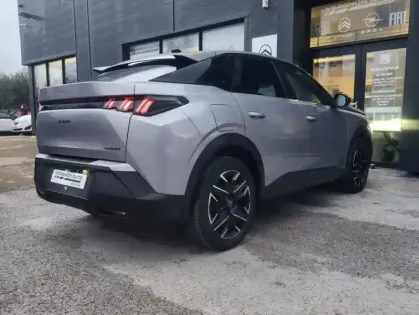 Photo 24 Peugeot 3008 III 1.2 HYBRID 136 E-DCS6 ALLURE