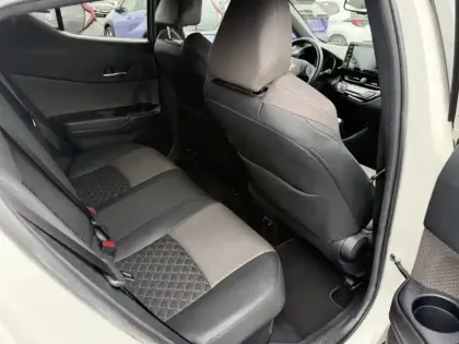 Photo 22 Toyota C-HR 1.8 Hybride 122 Distinctive