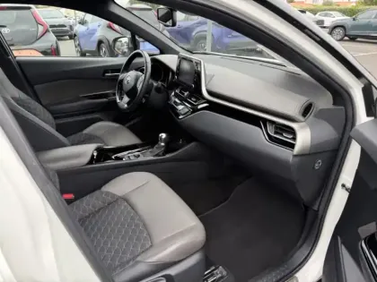 Photo 23 Toyota C-HR 1.8 Hybride 122 Distinctive