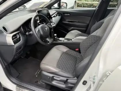 Photo 19 Toyota C-HR 1.8 Hybride 122 Distinctive