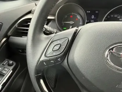 Photo 18 Toyota C-HR 1.8 Hybride 122 Distinctive