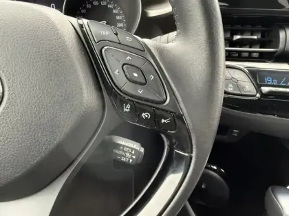 Photo 11 Toyota C-HR 1.8 Hybride 122 Distinctive