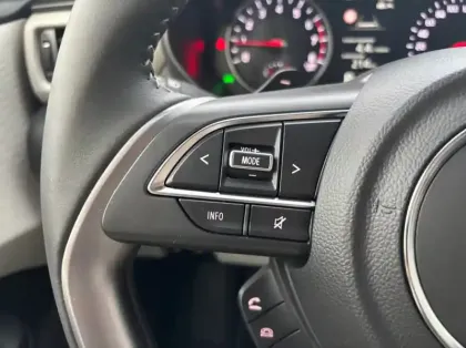 Photo 16 Suzuki Swift 1.2 Hybrid 83ch Pack Auto