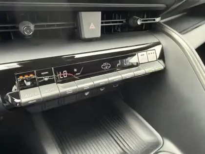 Photo 19 Toyota C-HR 2.0 Hybride 200 Design