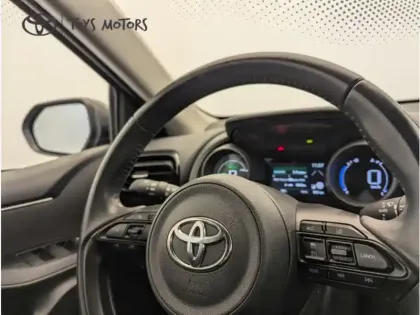 Photo 20 Toyota Yaris Hybride 116h Design Pack