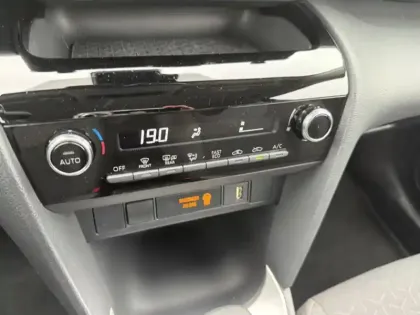 Photo 19 Toyota Yaris Hybride 1.5 HYBRID 116H DYNAMIC BUSINESS